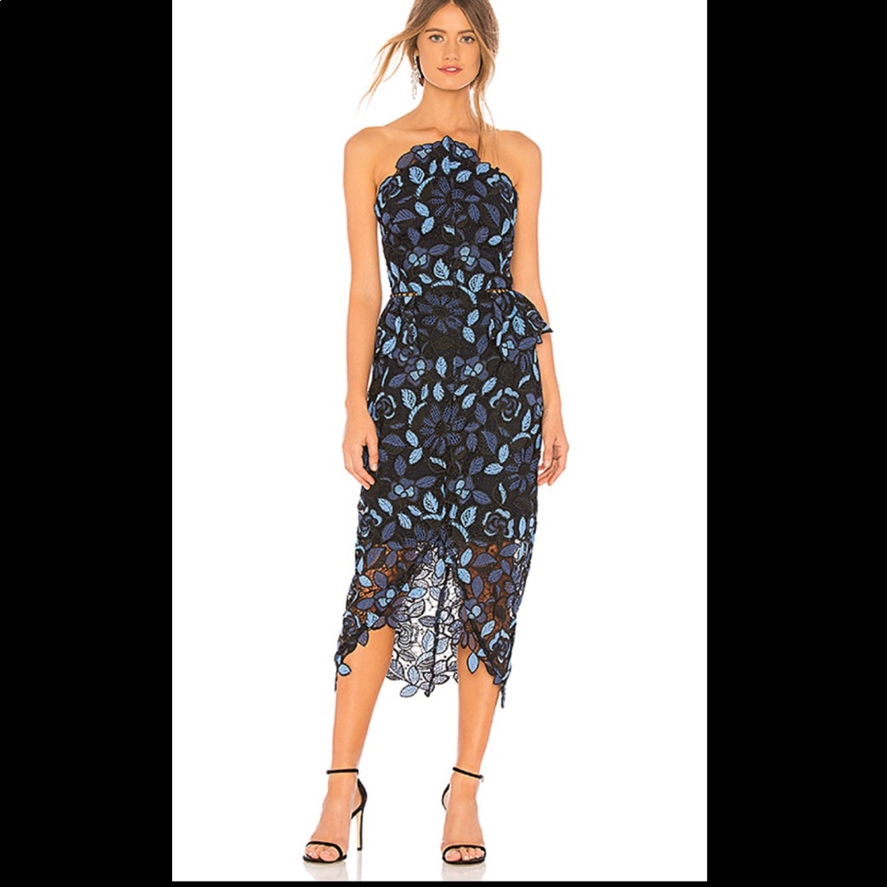 Size L Elliatt Times Dress in Blue